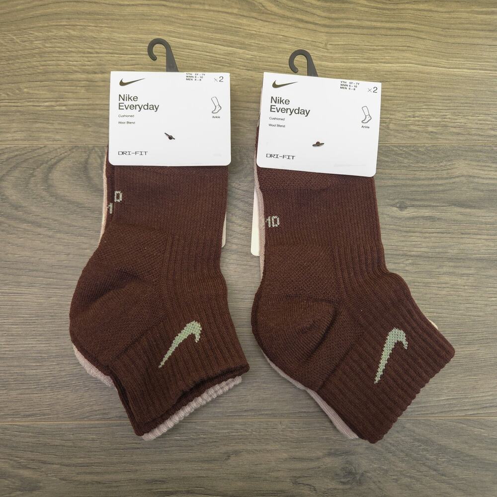 2 Pack Nike Wool Ankle Socks Size Medium 6-10 Womens 2 Pack Brown Earth Platinum